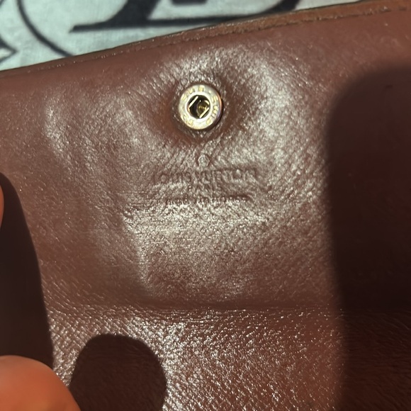 Gorgeous Louis Vuitton monogram Sarah Long Wallet with COA - Picture 8 of 16